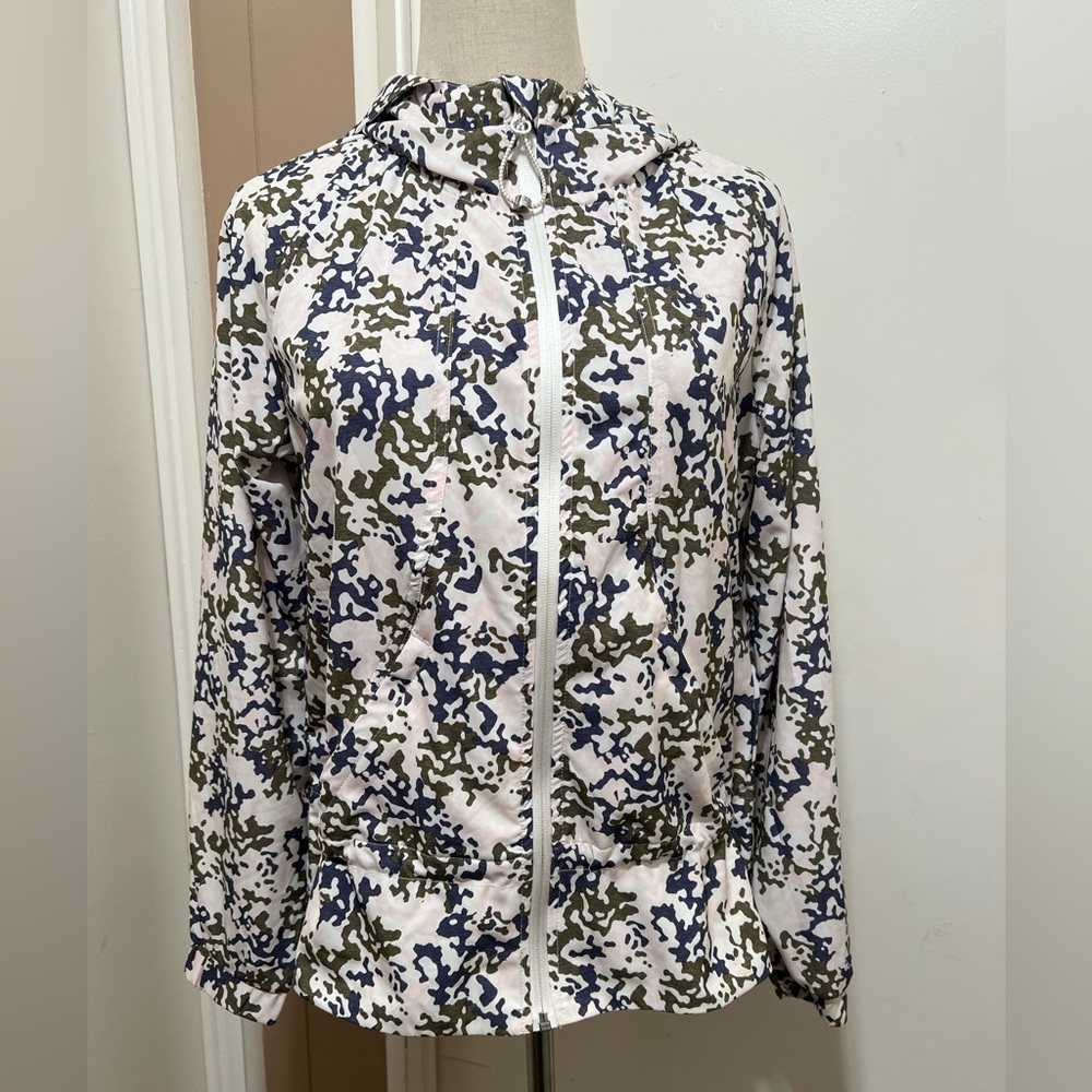 Diadora Windbreaker Jacket Women's Hooded Full Zip Size SP Camo.